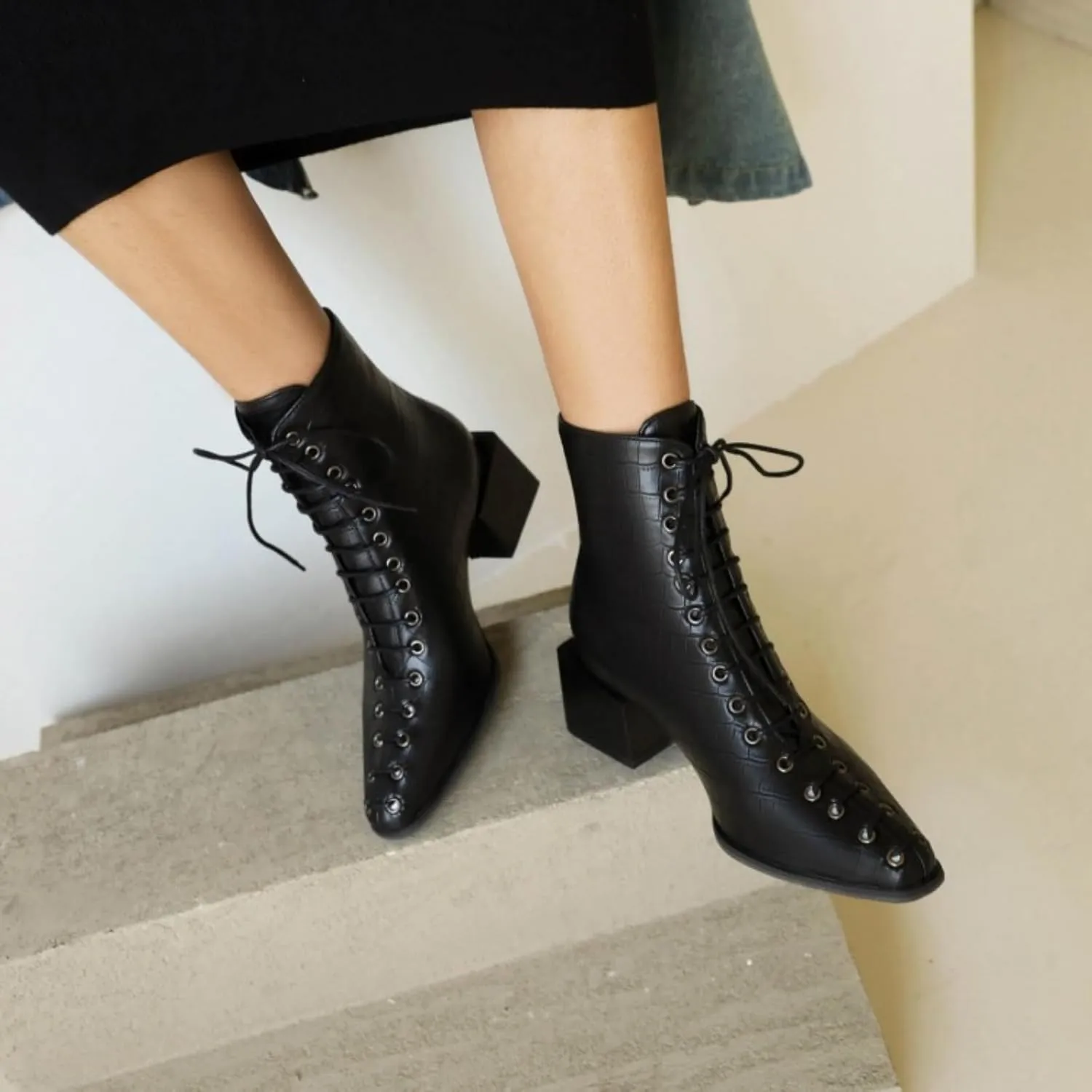 Aflngle Women's Fashion Ankle Boots Square Closed Toe Snakeskin Print Front Lace Up Low Chunky Heel Block Combat Booties