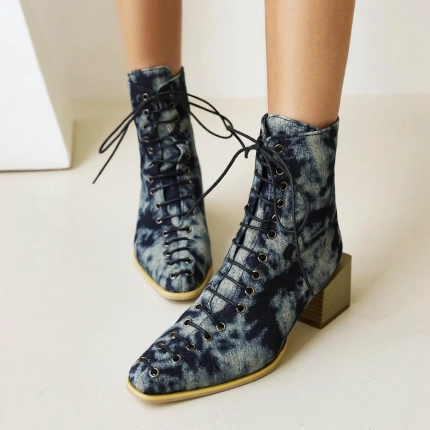 Aflngle Women's Fashion Ankle Boots Square Closed Toe Snakeskin Print Front Lace Up Low Chunky Heel Block Combat Booties