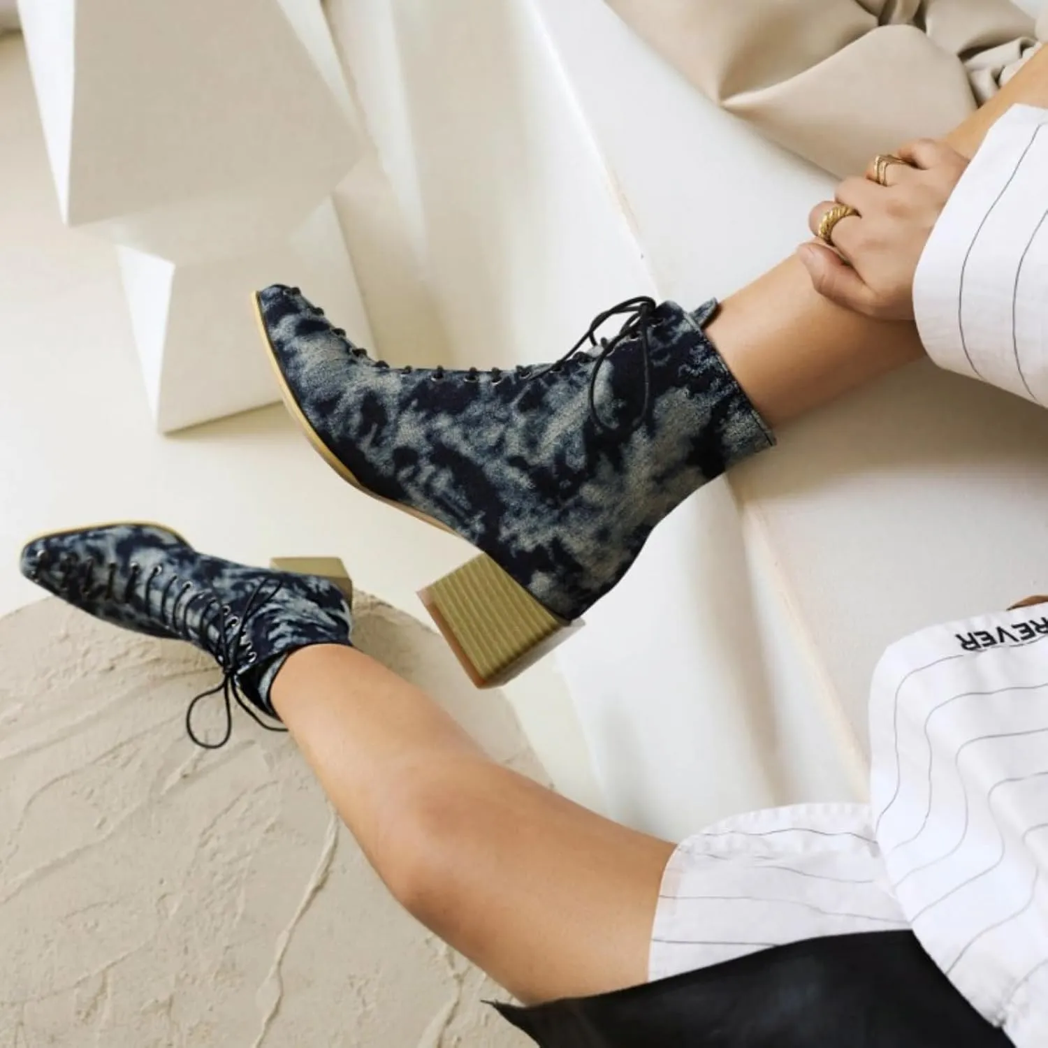 Aflngle Women's Fashion Ankle Boots Square Closed Toe Snakeskin Print Front Lace Up Low Chunky Heel Block Combat Booties