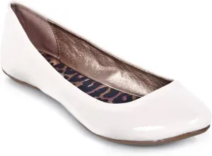 Qupid Women's THESIS92 Round Toe Classic Ballerina Ballet Flats Shoes, Ivory White Crinkle Patent Leather
