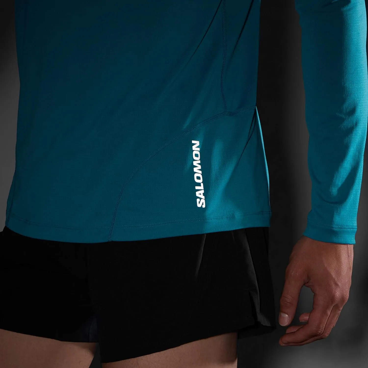 Salomon Men’s Cross Run T-Shirt, Quick-Drying Long Sleeve Workout Shirt for Road Running