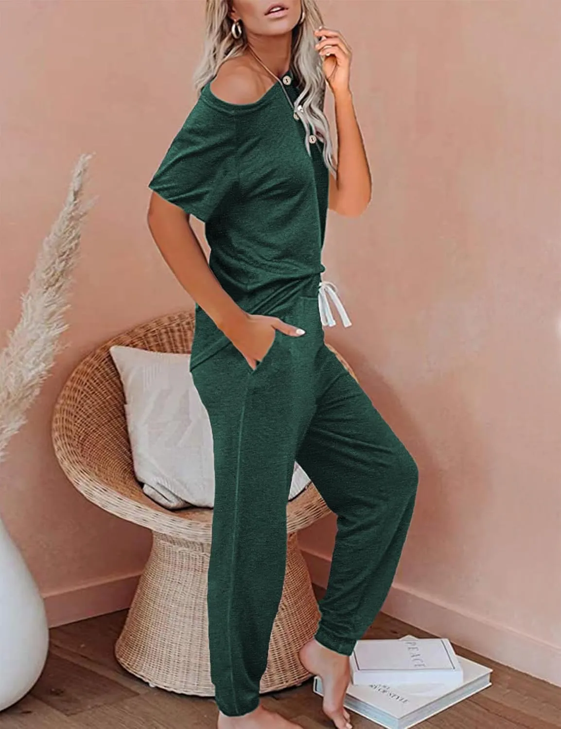 Women's 2 Piece Outfits Lounge Sets Long Sleeve Tops and Jogger Sweatpants Track Sweats Suits Loungewear Pajama Sets