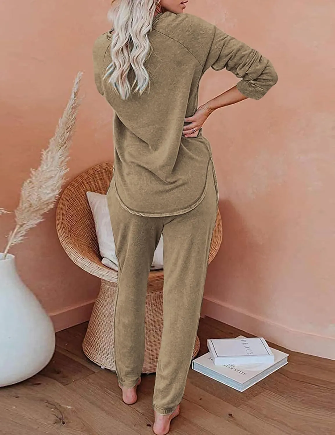Women's 2 Piece Outfits Lounge Sets Long Sleeve Tops and Jogger Sweatpants Track Sweats Suits Loungewear Pajama Sets