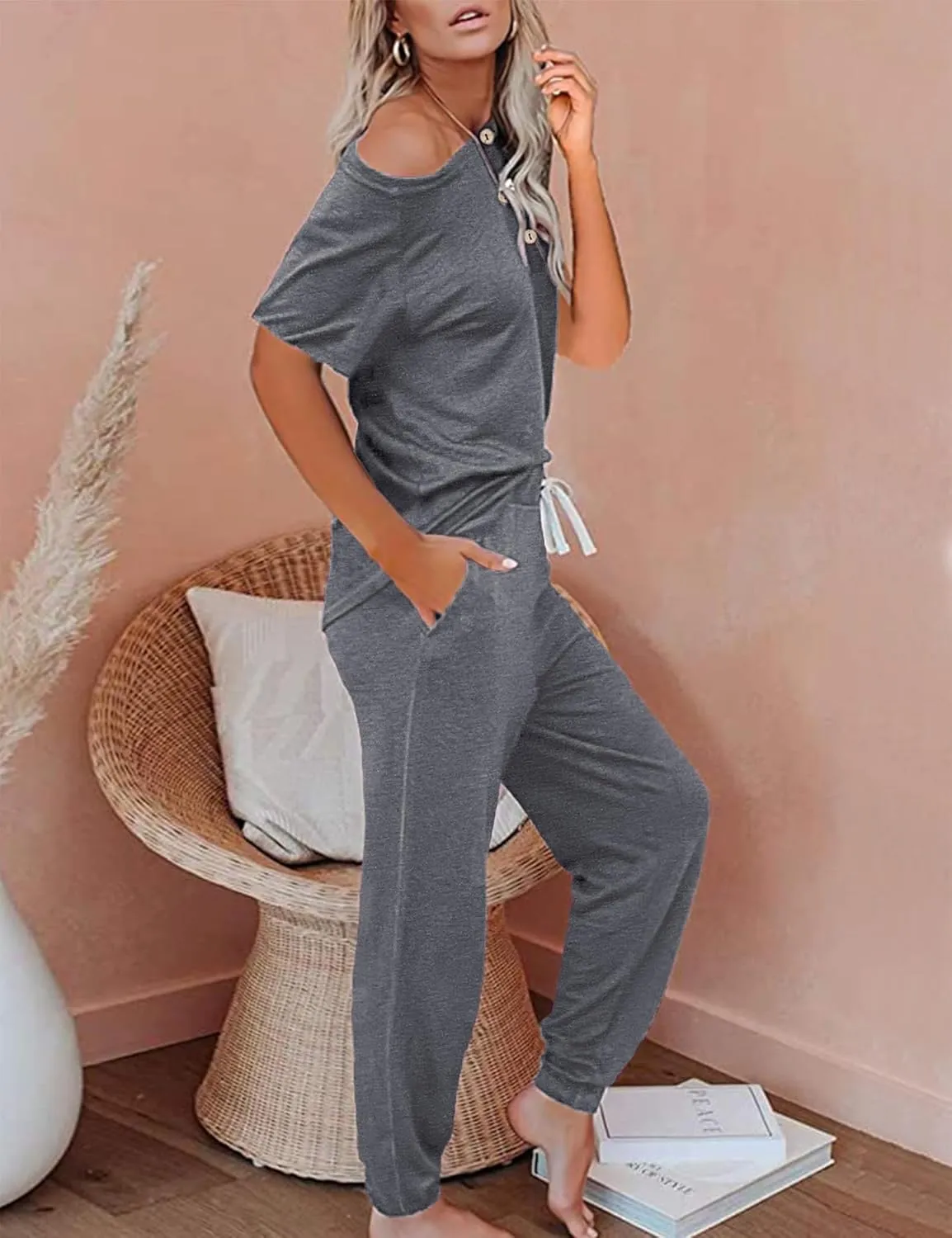 Women's 2 Piece Outfits Lounge Sets Long Sleeve Tops and Jogger Sweatpants Track Sweats Suits Loungewear Pajama Sets