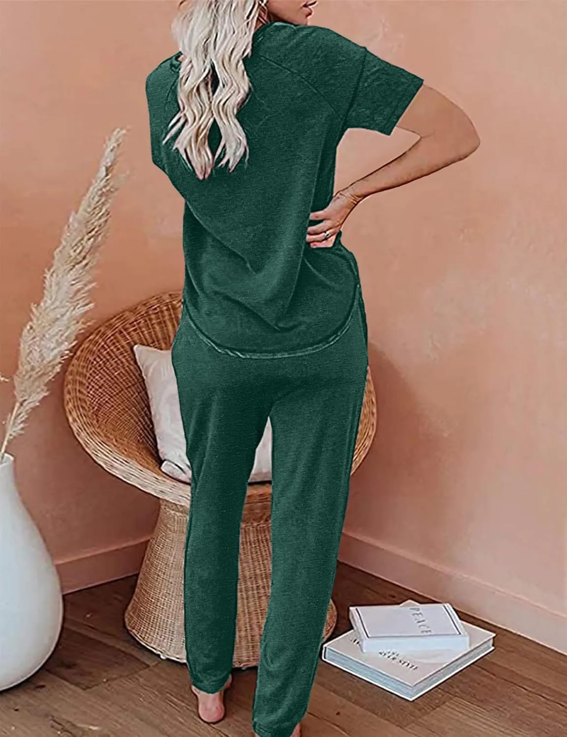 Women's 2 Piece Outfits Lounge Sets Long Sleeve Tops and Jogger Sweatpants Track Sweats Suits Loungewear Pajama Sets