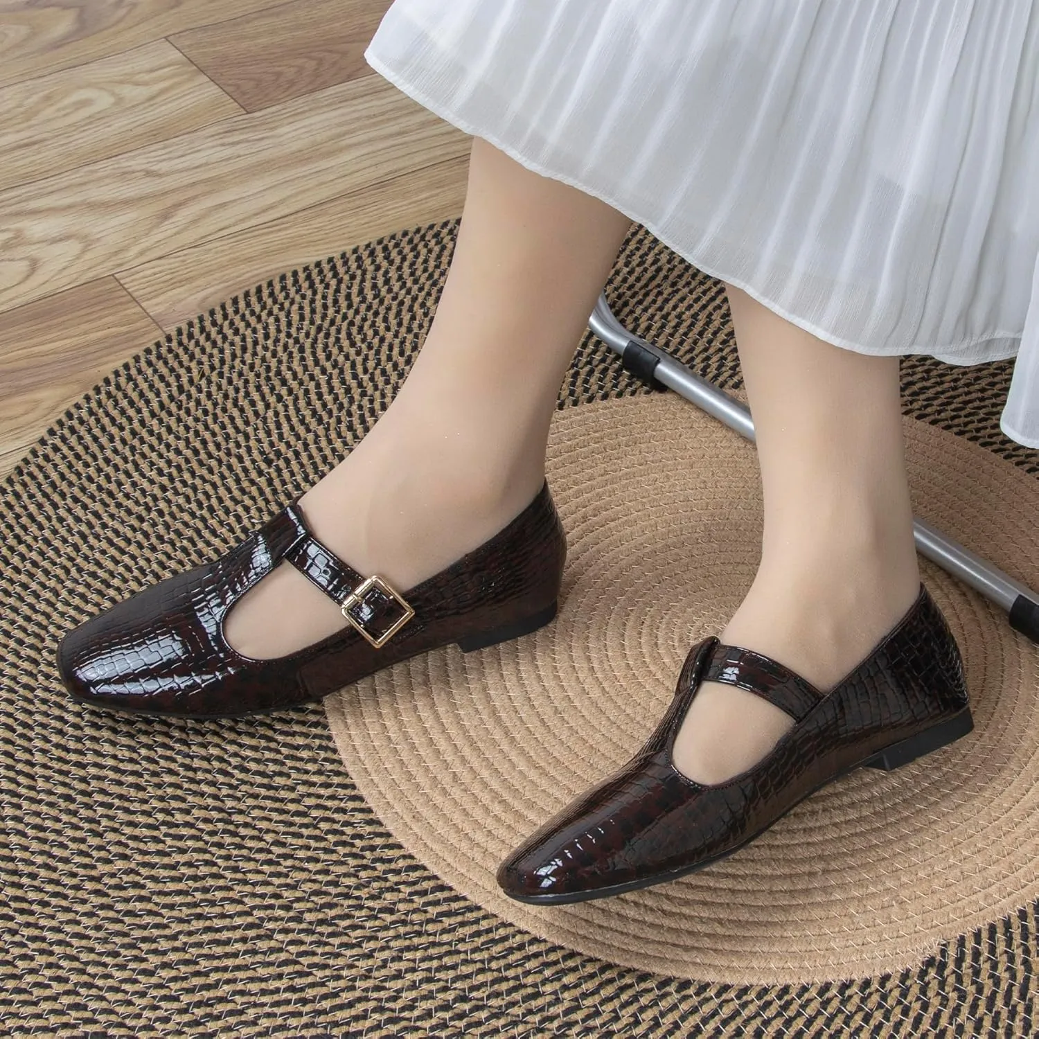 Women's Slip On T-Strap Mary Jane Flats Low Chunky Heel Comfy PU Round Toe Flat Shoes for Women Work Dressy Closed Toe Adjustable Strap Ballet Flats